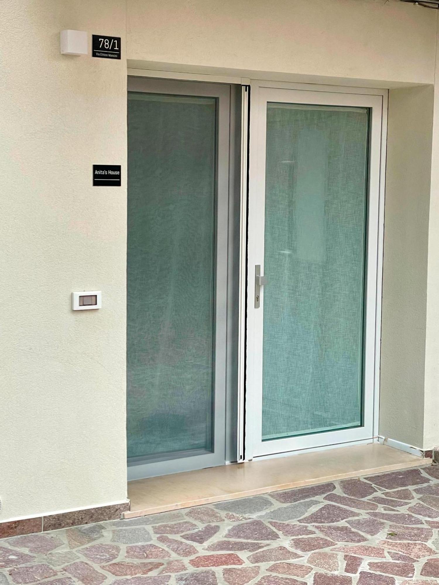 Apartamento Anita'S House-Abitazione A Pochi Passi Dal Centro Pésaro Exterior foto