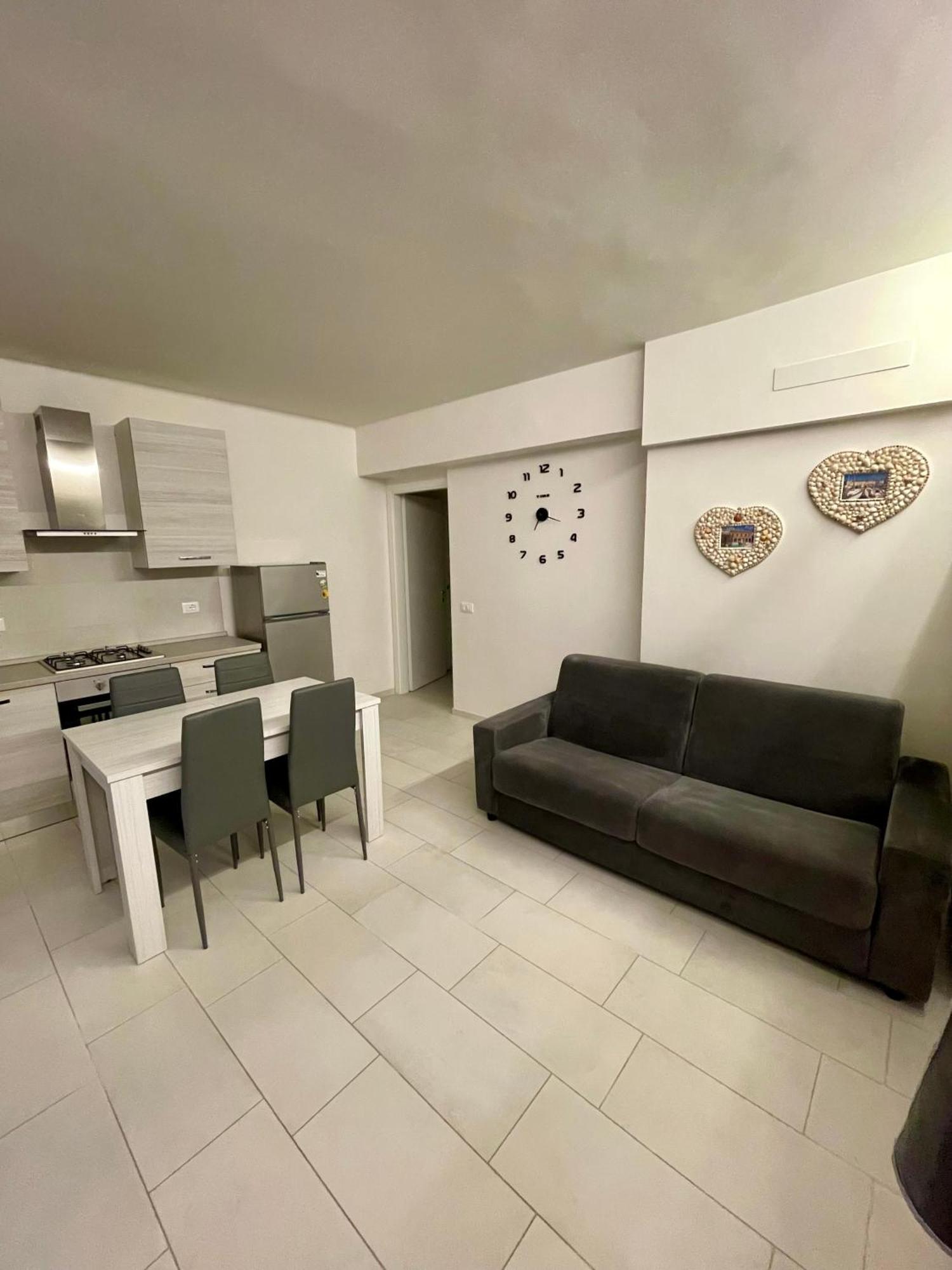 Apartamento Anita'S House-Abitazione A Pochi Passi Dal Centro Pésaro Exterior foto